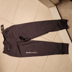 Under Armour boys joggers. Size M. NWT.